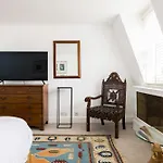 The Little Blue Dream - Sleeps 6