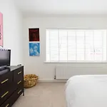 The Little Blue Dream - Sleeps 6